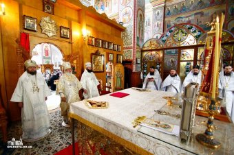 Митрополит Агафангел совершил Божественную литургию в Свято-Успенском монастыре