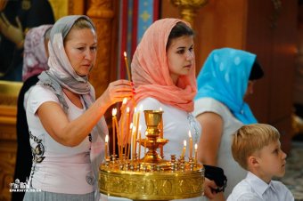 Митрополит Агафангел совершил Божественную литургию в Свято-Успенском монастыре