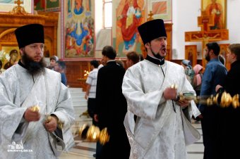 Митрополит Агафангел совершил Божественную литургию в Свято-Успенском монастыре