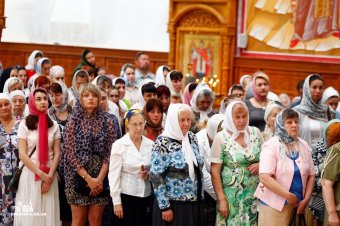 Митрополит Агафангел совершил Божественную литургию в Свято-Успенском монастыре