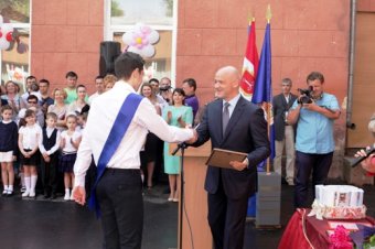 В одесских школах прозвенел последний звонок