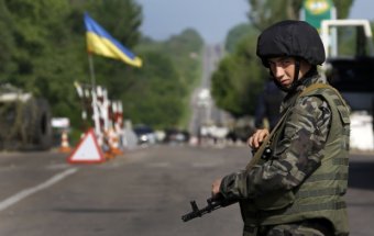 На Ровенщине матери мобилизованных на восток военных перекрыли трассу Киев-Чоп