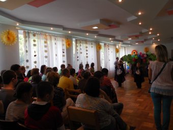Для воспитанников реабилитационного Центра им. Януша Корчака провели праздничный концерт