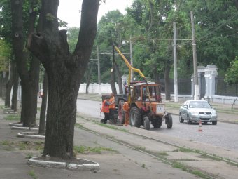 В Одессе чистят ливневки