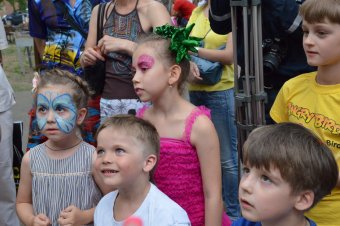 Из-за дождя в Одессе чуть не сорвался рекорд по приготовлению самой большой окрошки (фото)