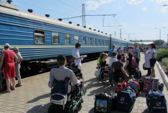 Первые существенные результаты: Удалось вывезти 35 инвалидов и членов их семей из Донецкой области в Одессу