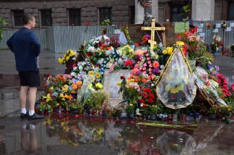 Вчера вечером на Куликовом поле запускали воздушные фонарики (фото)
