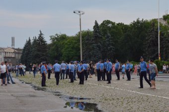 Вчера вечером на Куликовом поле запускали воздушные фонарики (фото)
