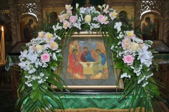 Сегодня православные празднуют Духов день