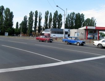 В Одессе обновили разметку на перекрестке Черноморского казачества и Николаевской дороги