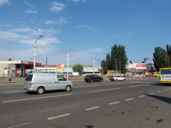В Одессе обновили разметку на перекрестке Черноморского казачества и Николаевской дороги