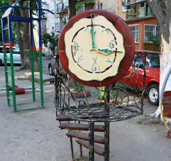 Уникальную детскую площадку восстановили в Одессе накануне летних каникул (фото, видео)