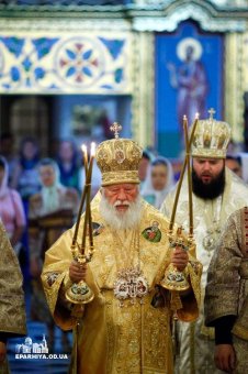 Митрополит Агафангел совершил Божественную литургию в Спасо-Преображенском кафедральном соборе (фото)