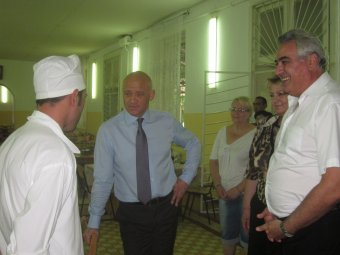 Геннадий Труханов посетил детский комплекс «Виктория»