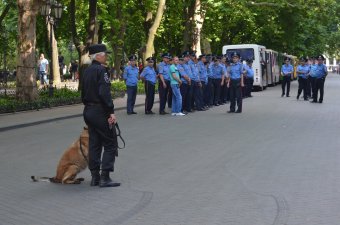 Что происходит у Дюка? Зачем столько милиции? (фото)