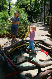В Одессе восстановили уникальную детскую площадку