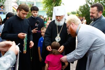 Митрополит Агафангел посетил детей-беженцев