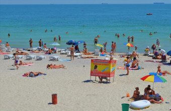СЭС разрешает купаться на одесских пляжах