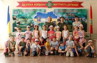 Пограничники учили одесских школьников ловить диверсантов (фото)