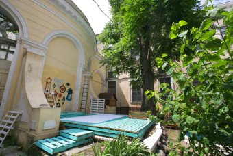 Во Дворце моряков открыли свободное пространство летнего кинотеатра Sunday Cinema