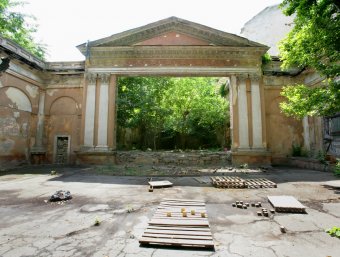 Во Дворце моряков открыли свободное пространство летнего кинотеатра Sunday Cinema
