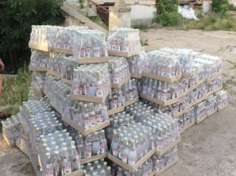 Предотвращен сбыт 10 000 бутылок фальшалкоголя