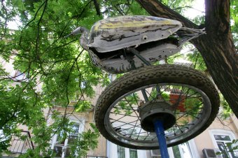 В Одессу прилетел аист из шестеренок (фото)