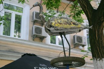 В Одессу прилетел аист из шестеренок (фото)