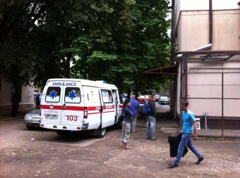 ЧП на Варненской: Мужчина выбросил с балкона свою бабушку (фото)