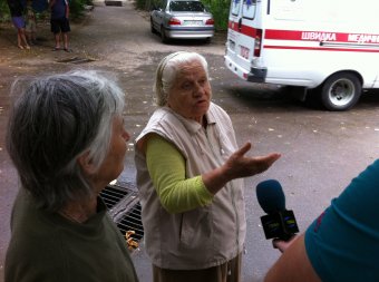 ЧП на Варненской: Мужчина выбросил с балкона свою бабушку (фото)