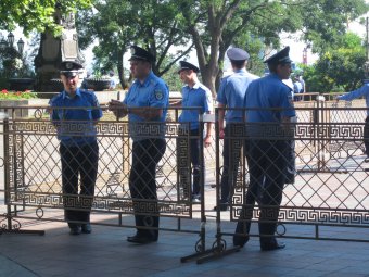 Мэрия в оцеплении милиции - митингов нет