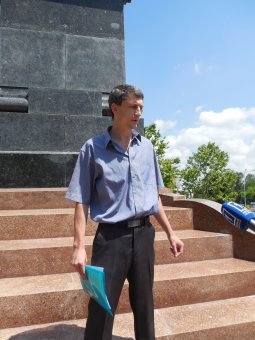 Одесситы возложили цветы к Александровской колонне в знак единства Украины