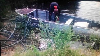 На Кучурганском лимане пограничники выловили 2 километровый трубопровод и 400 литров спирта (фото)