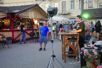 На Соборке ели пироги и фотографировали еду (фото)