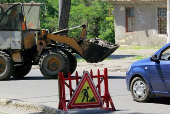 На улицах Одессы проводится текущий ремонт дорожного покрытия (фото)