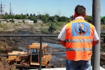 В Одессе очищают буферный пруд на Балковской