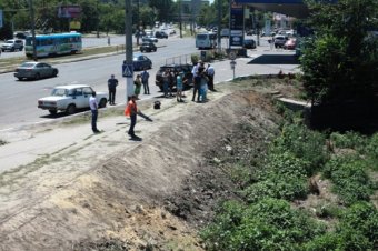 В Одессе очищают буферный пруд на Балковской