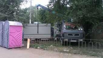 Началась реконструкция Старосенной: Демонтирован первый незаконный объект (фото)