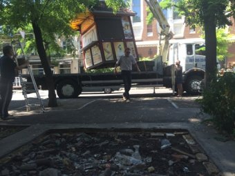 В Одессе продолжается демонтаж незаконных объектов торговли (фото)