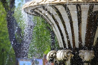 Летнюю прохладу одесситам и гостям города дарят 20 фонтанов (фото)