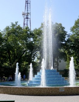 Летнюю прохладу одесситам и гостям города дарят 20 фонтанов (фото)