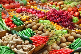 Продукты на рынках Одессы проверяют на наличие нитратов