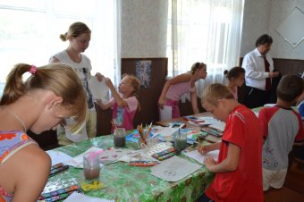 Предприниматели рынка "7 километр" передали вторую партию гуманитарной помощи детям из Луганска