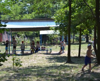 Предприниматели рынка "7 километр" передали вторую партию гуманитарной помощи детям из Луганска