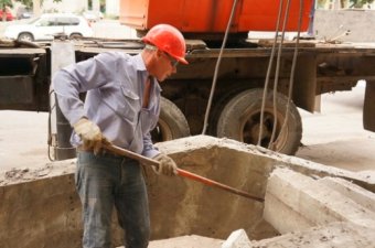 В Одессе начали разбирать мост на Столбовой