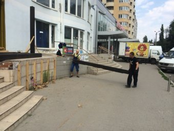 В городе продолжается демонтаж незаконно установленных торговых объектов
