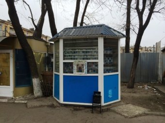 В городе продолжается демонтаж незаконно установленных торговых объектов