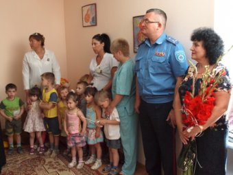 Одесские милиционеры-железнодорожники взяли под опеку Дом ребенка «Солнышко» (фото)