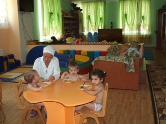 Одесские милиционеры-железнодорожники взяли под опеку Дом ребенка «Солнышко» (фото)