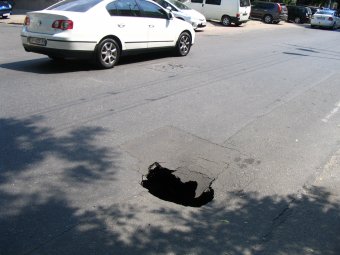 Специальная комиссия выяснит причины просадки грунта на Малой Арнаутской